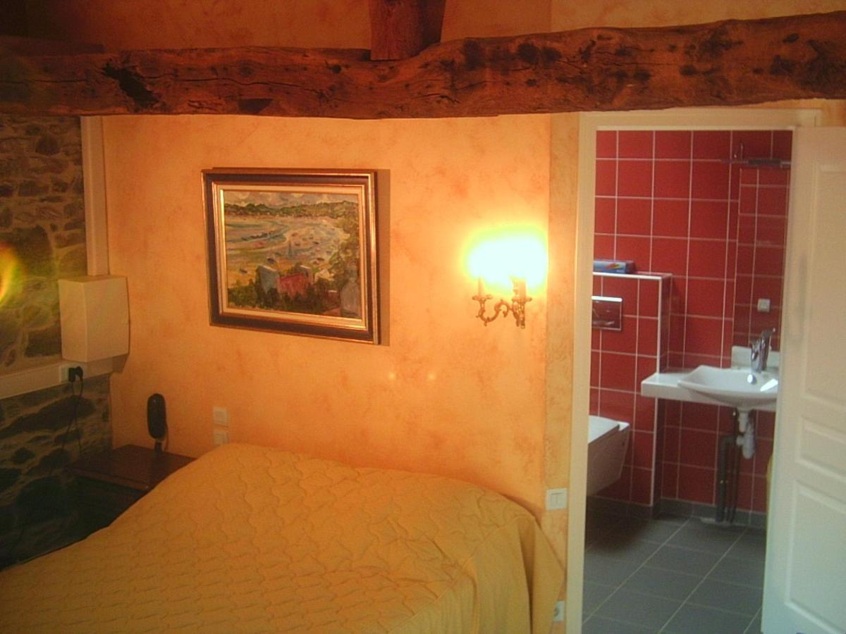 Domaine De Kermodest Hotel Quemper-Guezennec Bagian luar foto